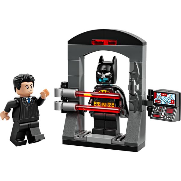 LEGO DC Batman: Bruce Wayne and the Batsuit 30726