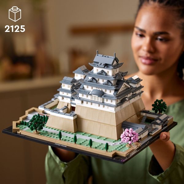 LEGO Architecture Landmarks Collection: Himeji Castle Collectible Model Kit 21060