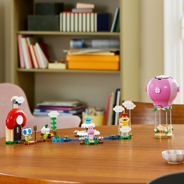 LEGO Super Mario Peach's Garden Balloon Ride Exp. Set 71419